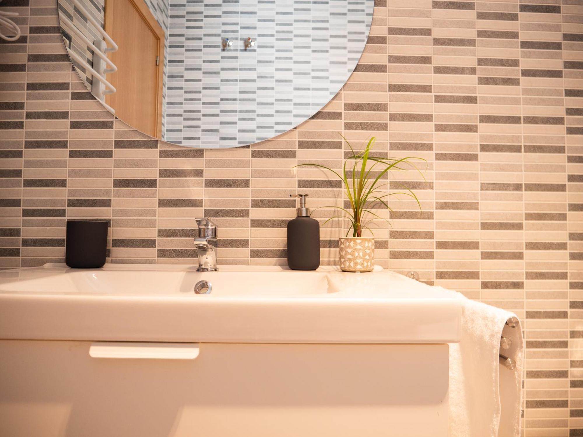 Stylish Apartment In The Heart Of Malaga With Pool Екстер'єр фото